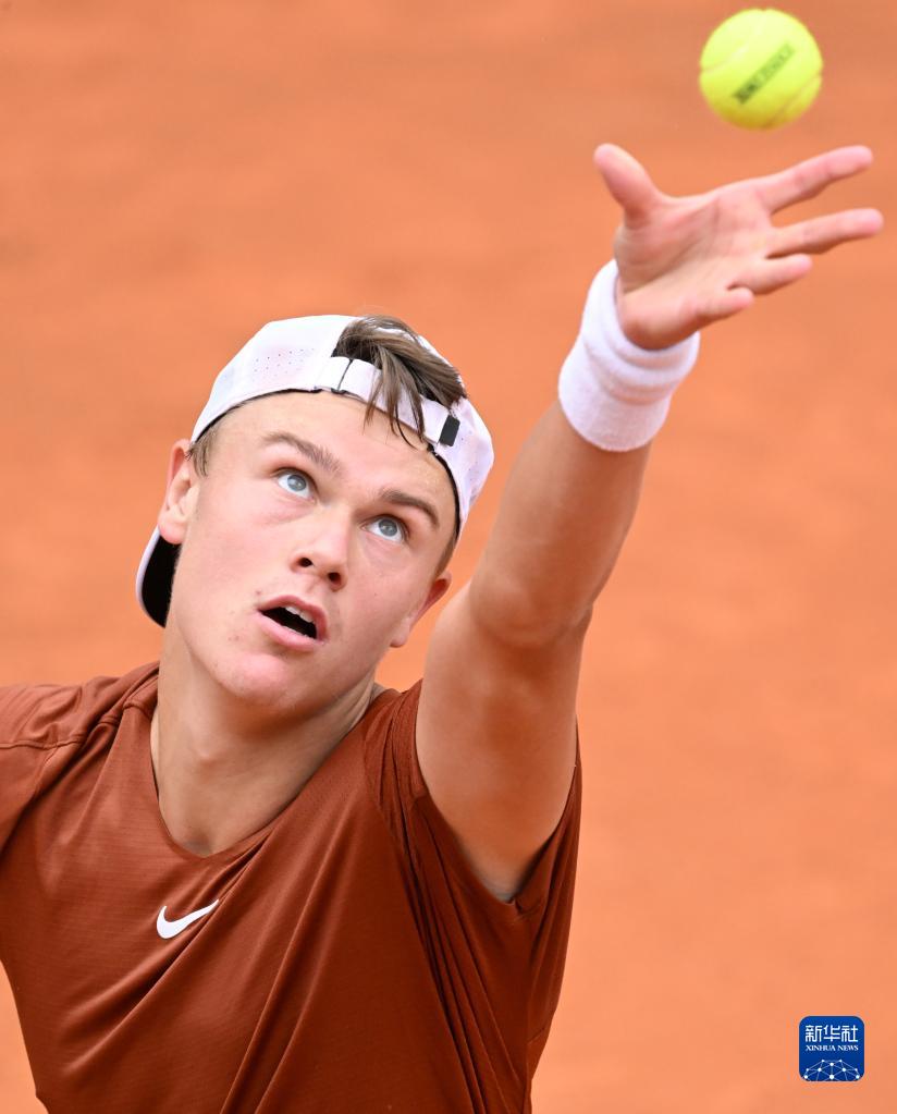 为两位公认 为两位公认